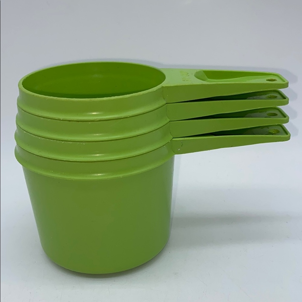 Vintage Tupperware Green Apple 4 Piece Measuring Cup Set